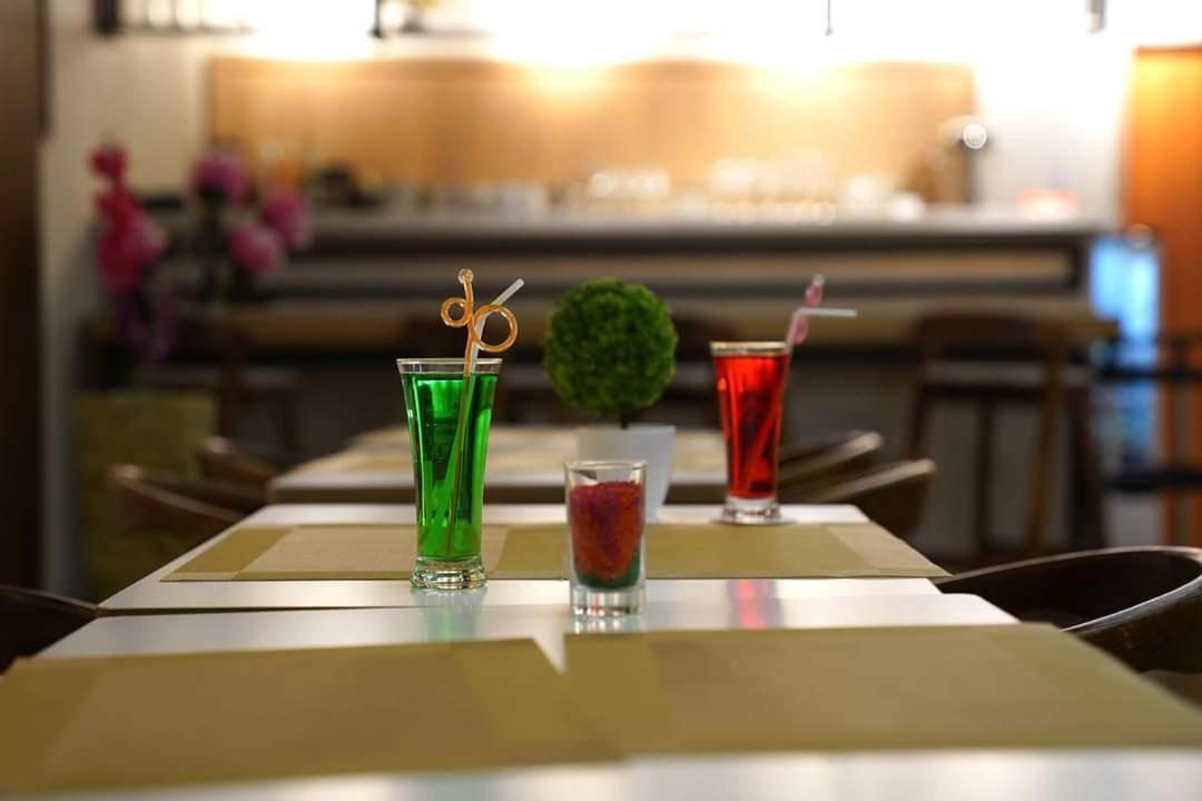 Elohim Hotel Sentani Jayapura Kültér fotó