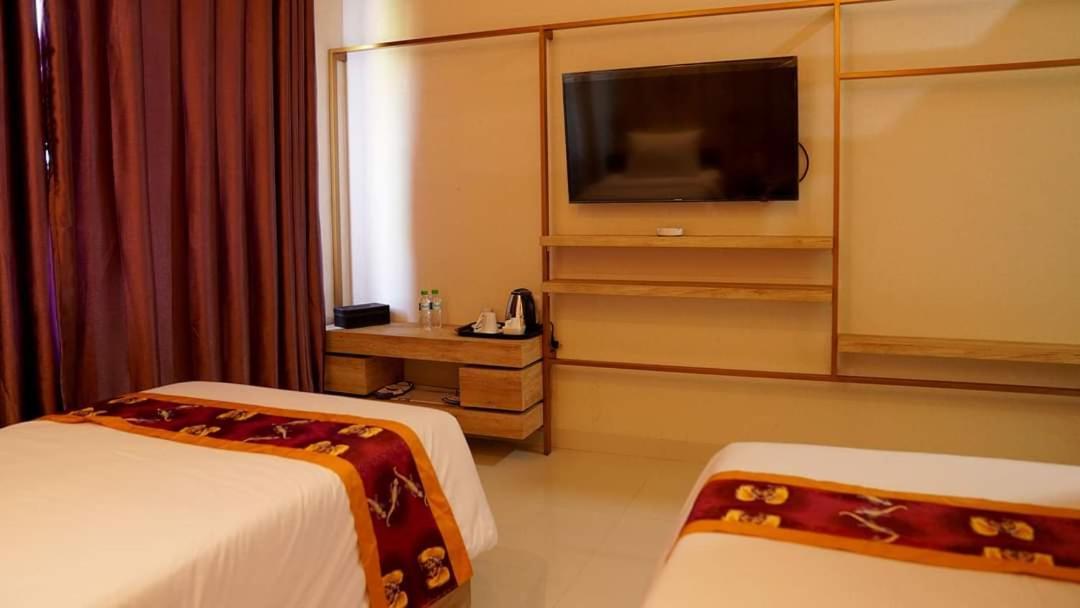 Elohim Hotel Sentani Jayapura Kültér fotó