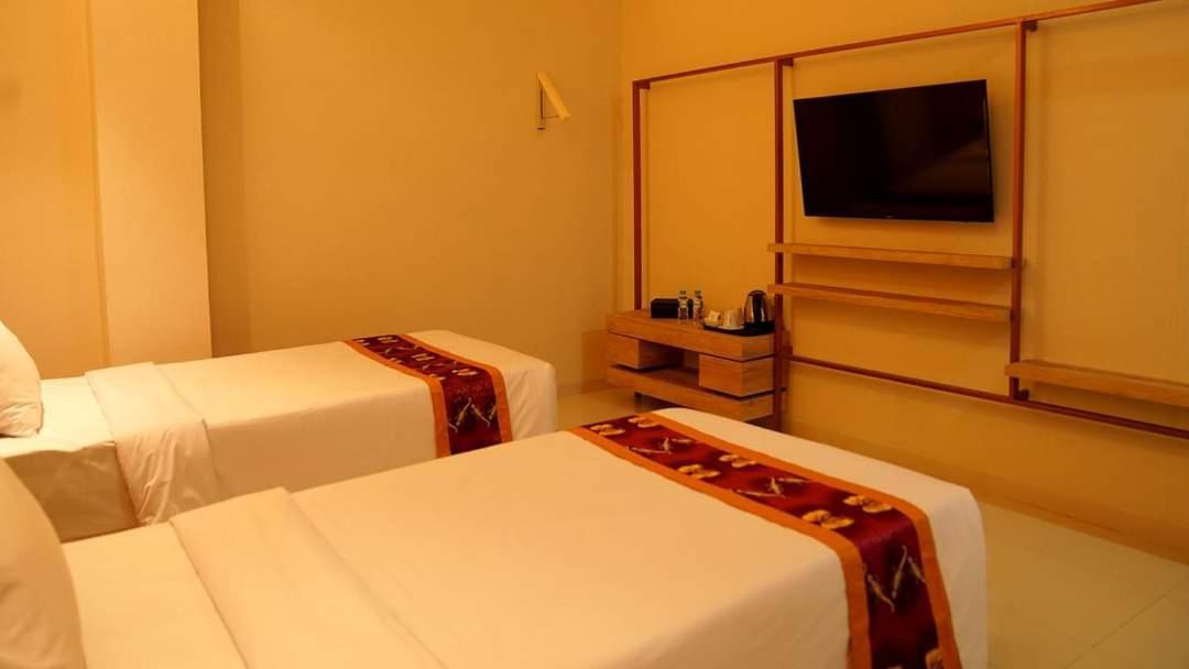 Elohim Hotel Sentani Jayapura Kültér fotó